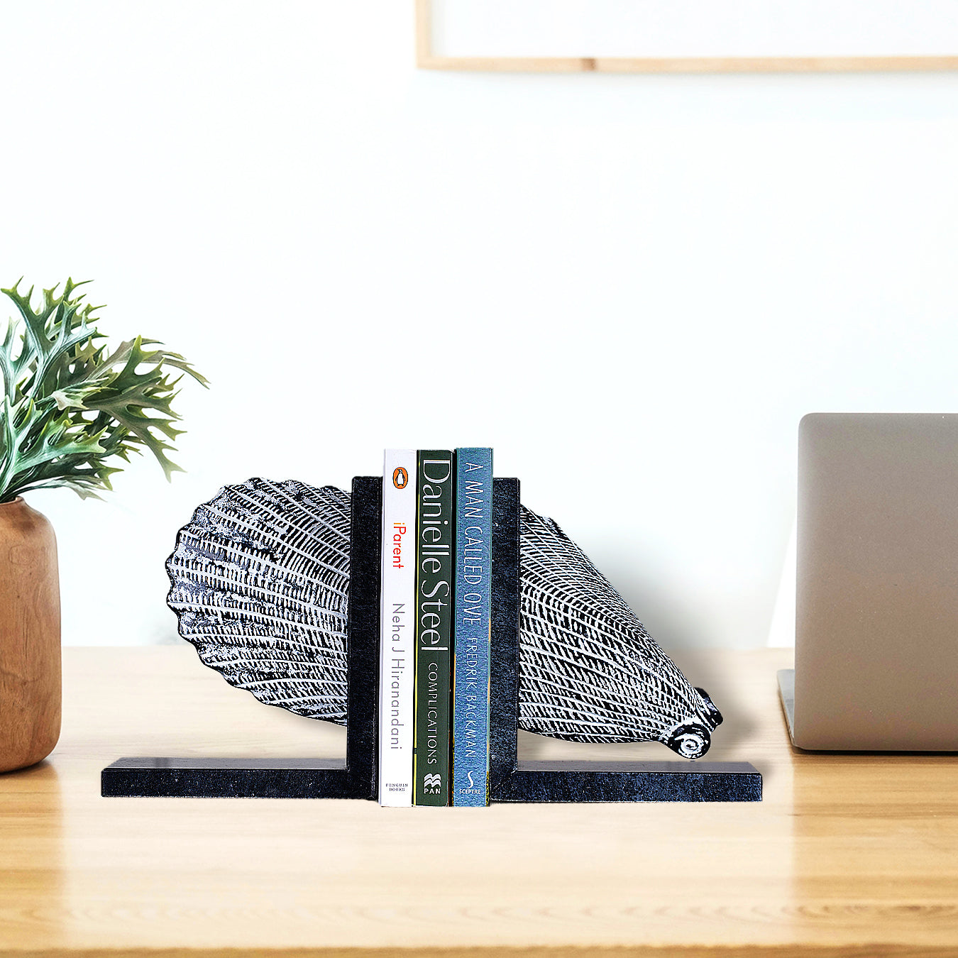 Shell Bookend